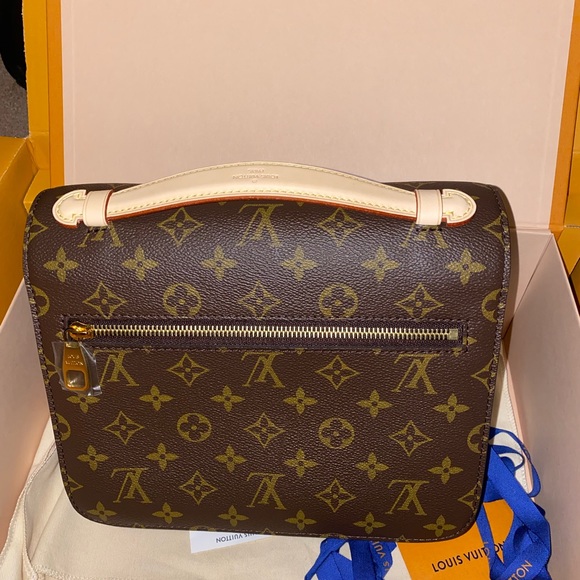 LV Pochette Métis - Picture 12 of 15